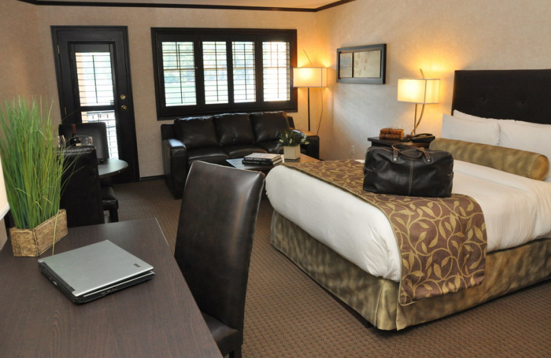 Guest room at The Prestige Lakeside Resort & Convention Centre.