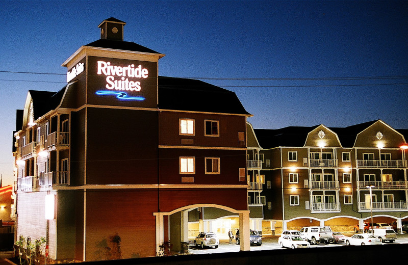 Exterior view of Rivertide Suites Hotel.