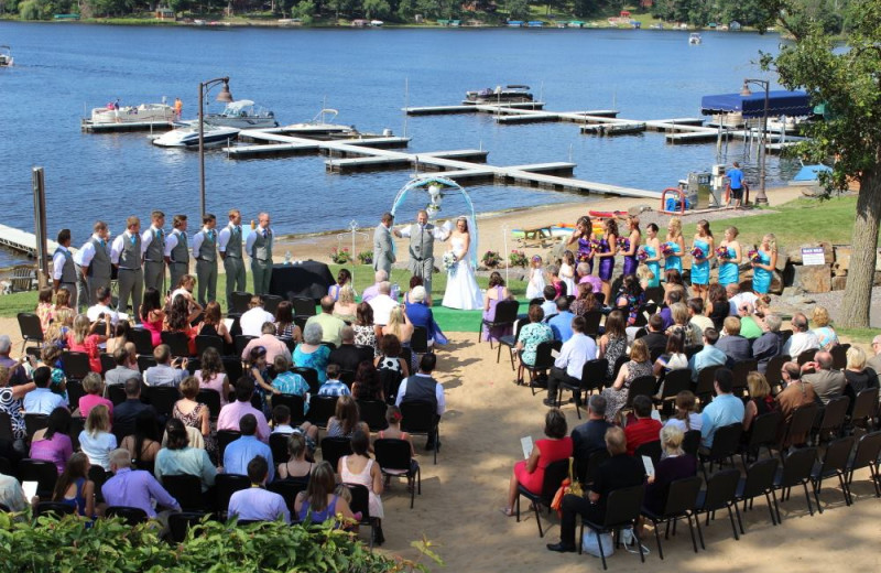 Wedding ceremony at Big Sandy Lodge & Resort.