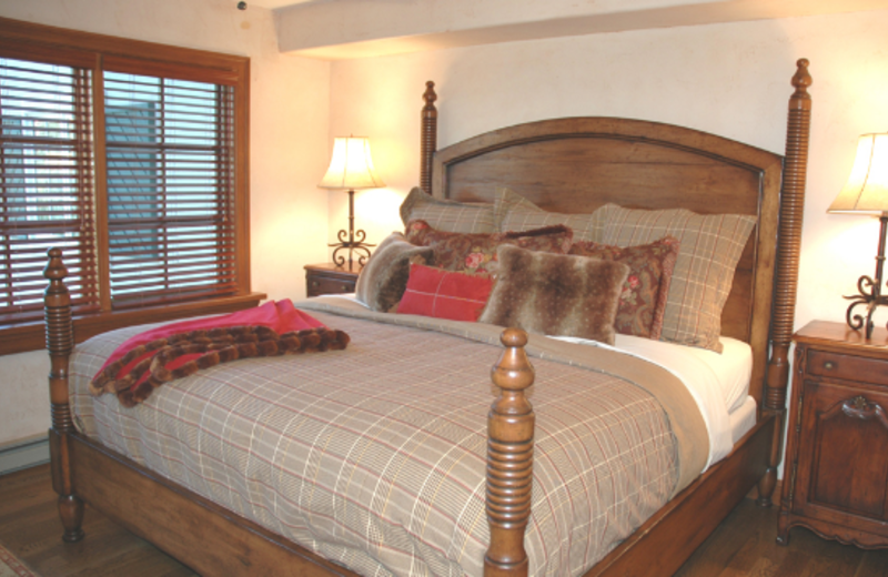 Guest bedroom at The Borders Lodge.