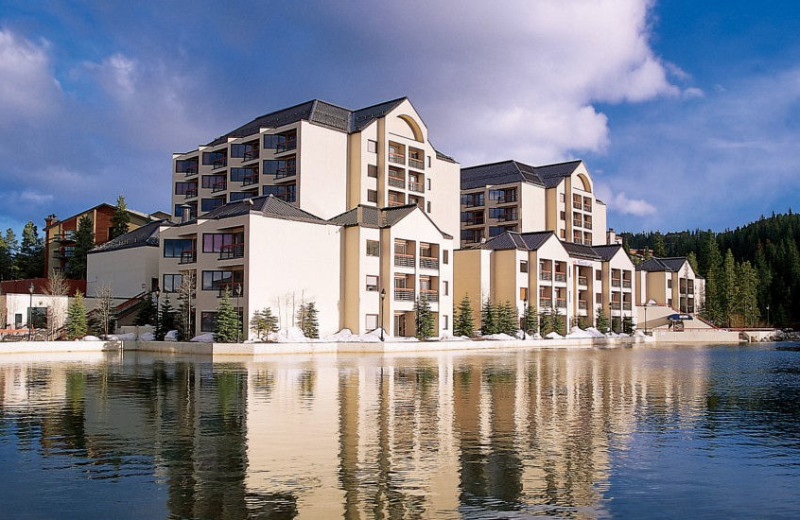 Exterior view of Marriot's Mountain Valley Lodge at Breckenridge.