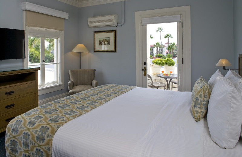 Guest room at Glorietta Bay Inn.