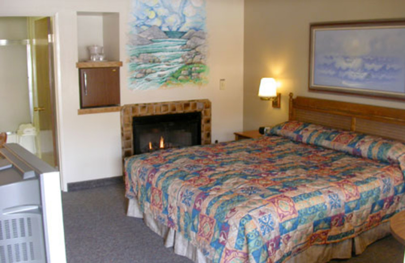 Guest Room at Lone Oak Lodge