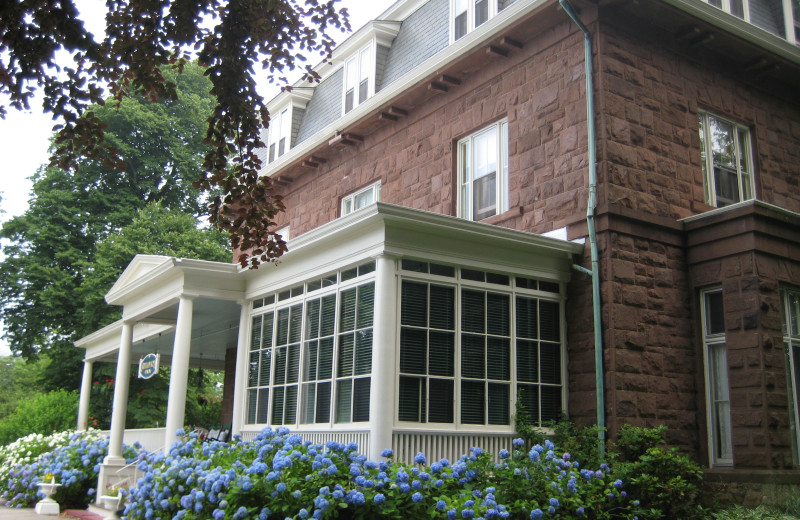 Exterior view of Stella Maris Inn.