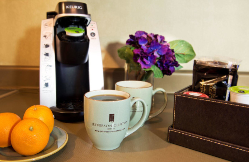 Amenities at Jefferson Clinton Hotel.