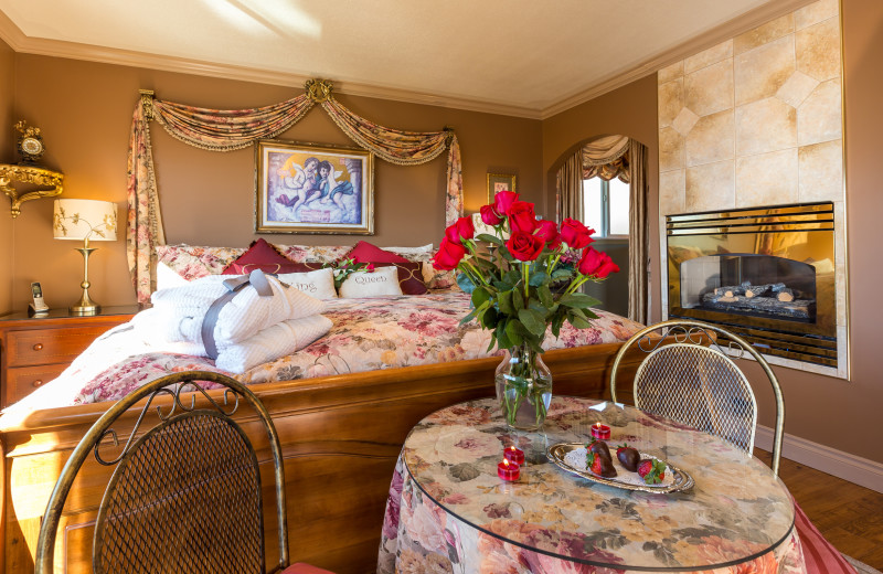 Guest room at A Vista Villa Couples Retreat.