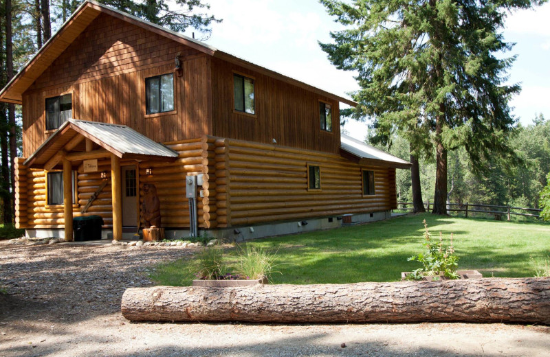 Cabin exterior at Natapoc Lodging.