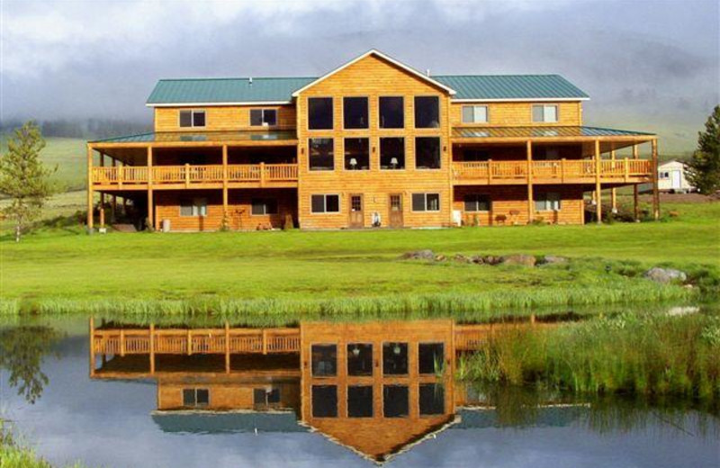 Exterior view of Montana High Country Lodge.