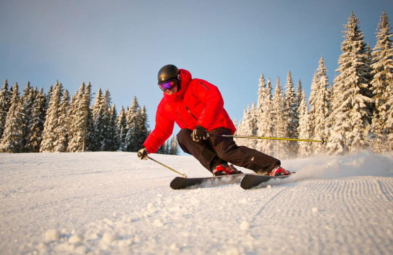 Skiing at Sun Vail Condominiums.