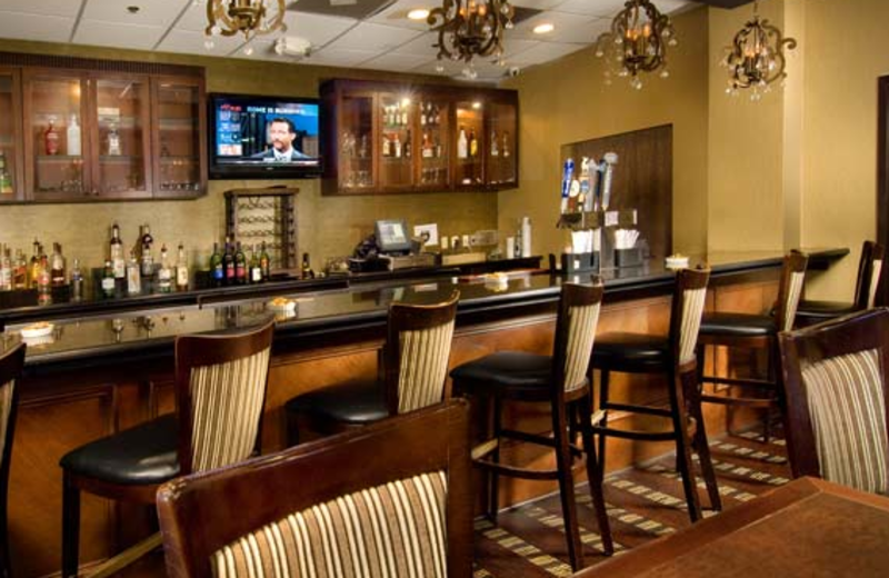 Bar & Restaurant at Holiday Inn Leesburg