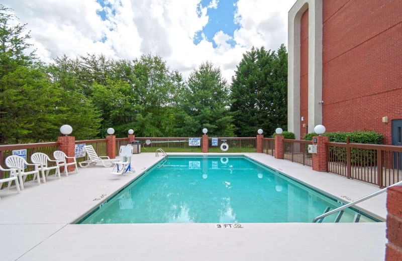 Pool at Hampton Inn Greenville/Travelers Rest.