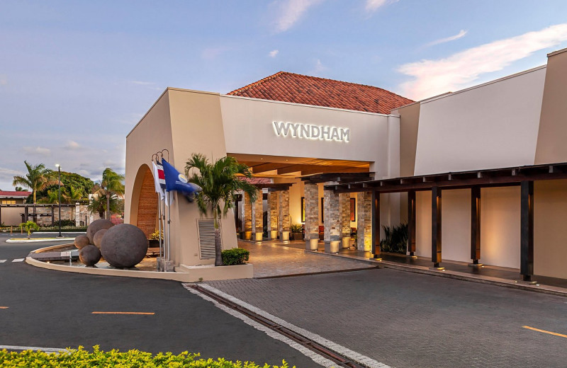 Exterior view of Wyndham San José Herradura Hotel and Convention Center.