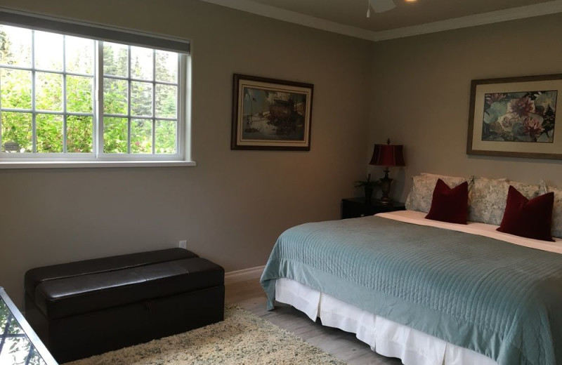 Guest room at Jimmie Jack's Alaska Fishing Lodges.