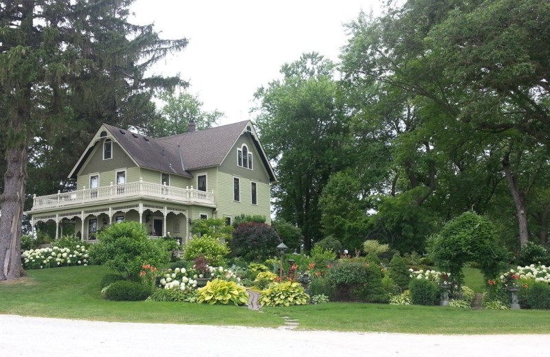 Exterior view of Berwood Hill Inn.