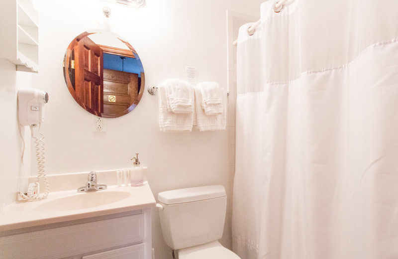 Guest bathroom at American Guest House.