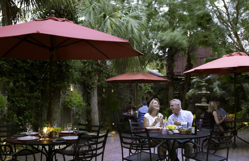 Outdoor dining at The Villas of Amelia Island Plantation.