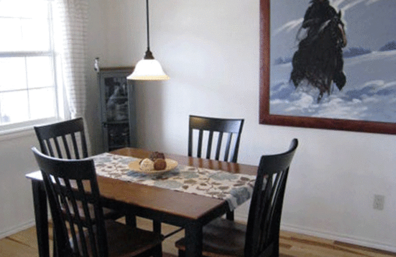 Cottage dining table at West 1077 Guest Ranch.