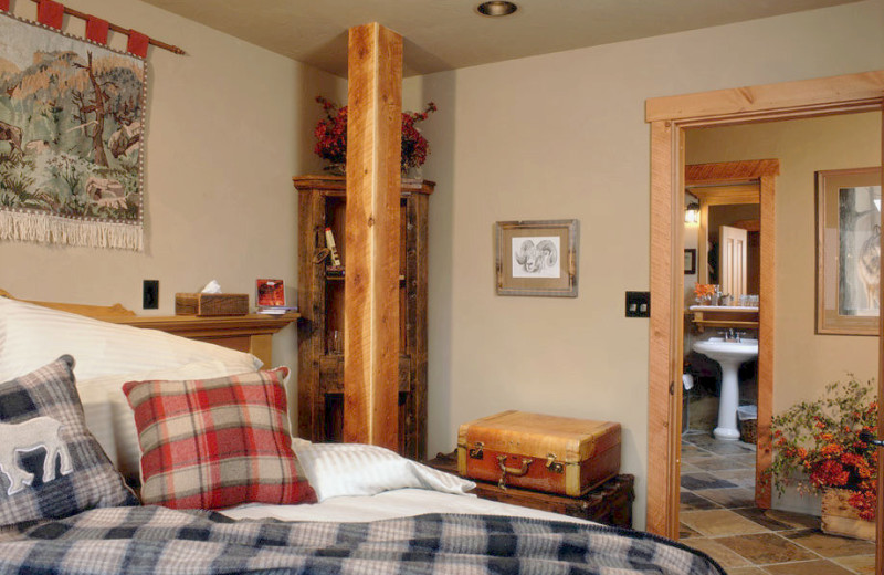 Bedroom at Paintbox Lodge 