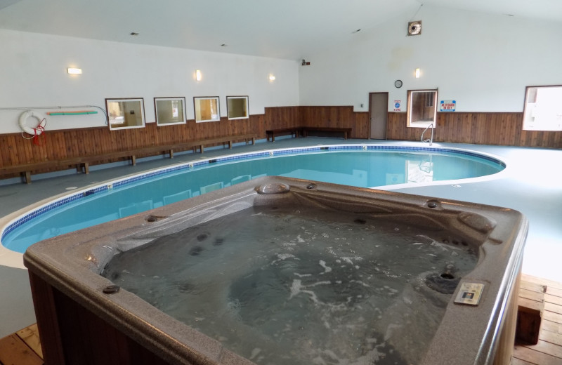 Hot tub at Chautauqua Lodge.