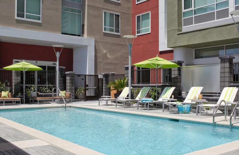 Outdoor pool at Hyatt House San Jose/Silicon Valley.