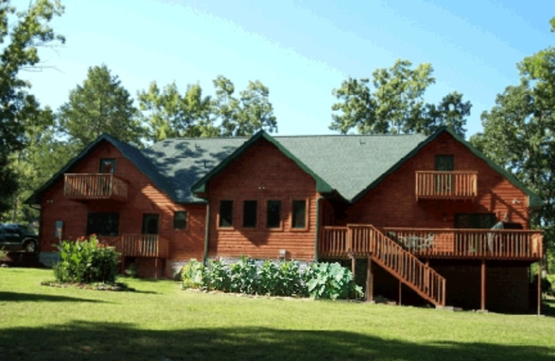 Exterior View of Cedar Springs Country Inn