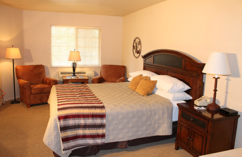 Cabin bedroom at Mount Shasta Resort.