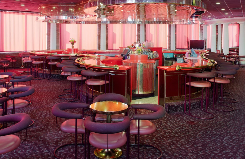 Dining at Cove Haven Entertainment Resorts.