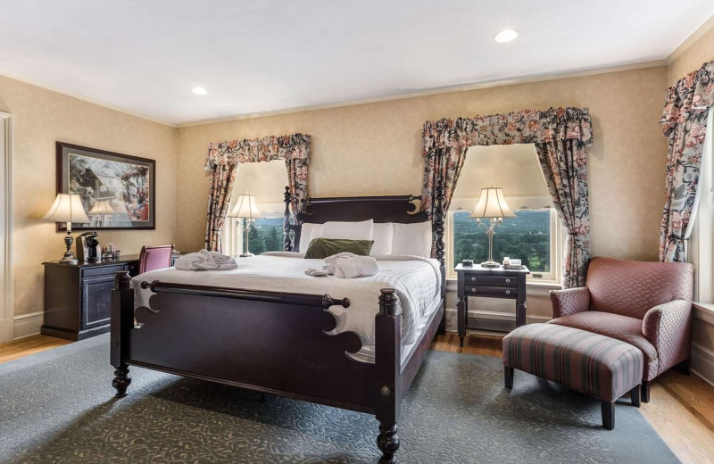 Guest room at Traditions At The Glen Resort.