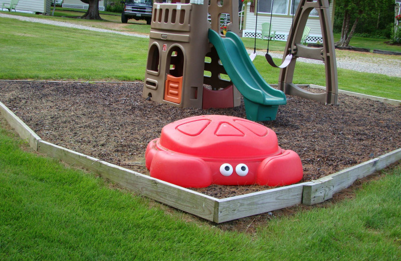 Kid's playground at Bay Leaf Cottages & Bistro.