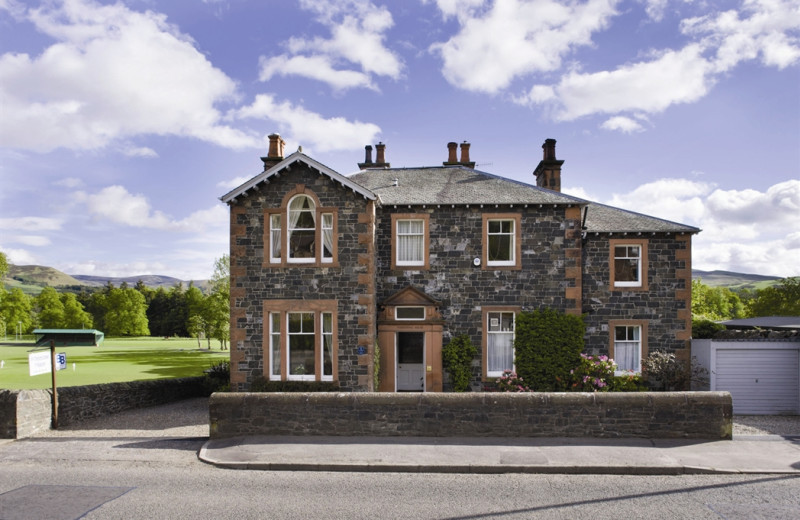 Exterior view of Whitestone House B&B.