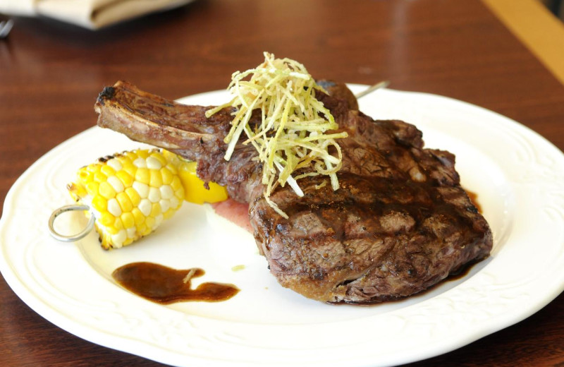 Dining at Rocky Crest Golf Resort.