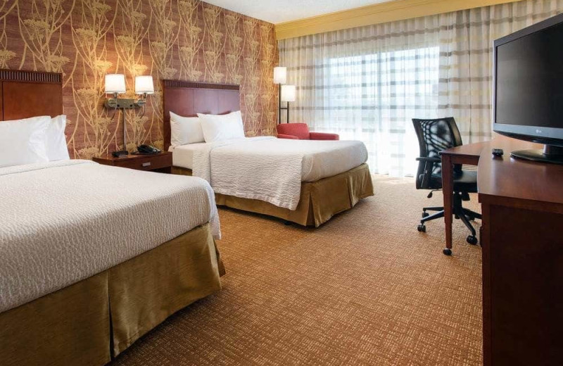 Courtyard by Marriott Phoenix Mesa - hotel rooms