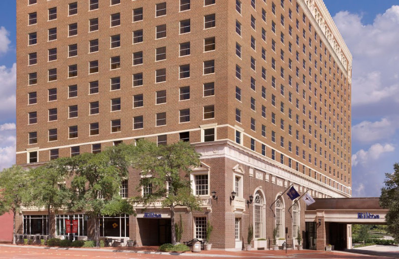 Exterior view of Hilton Fort Worth.