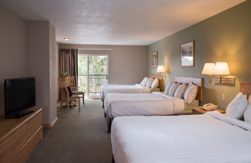 Guest room at Cliffside Resort & Suites.