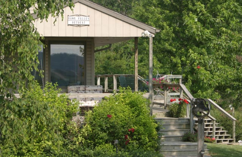 Exterior view of Hawk Valley Retreat & Cottages.