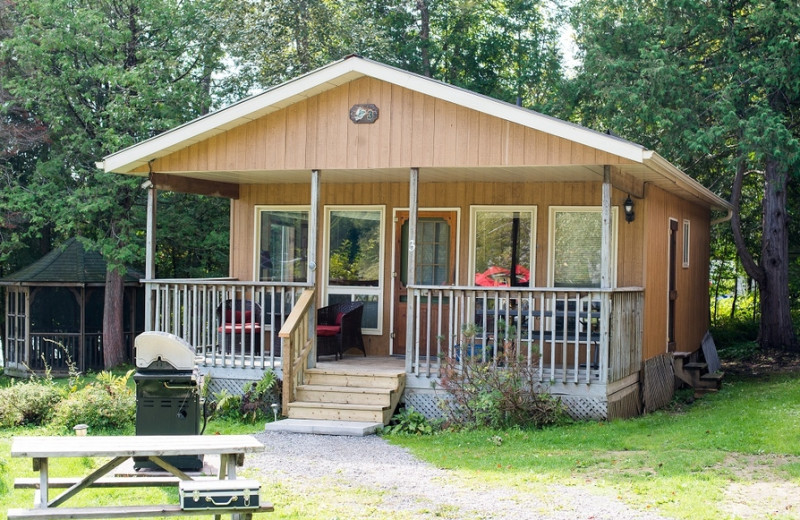 Cottage exterior at Ogopogo Resort.