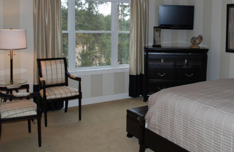 Guest room at Summer Creek Inn & Spa.