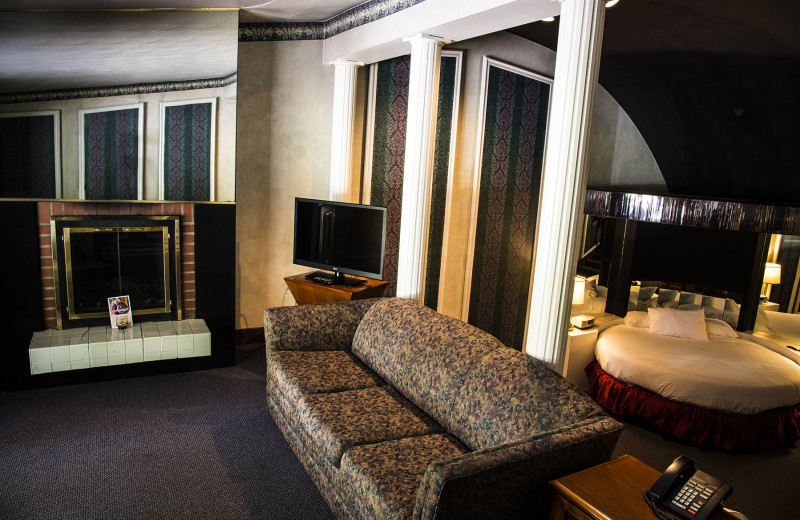 Guest room at Cove Haven Entertainment Resorts.
