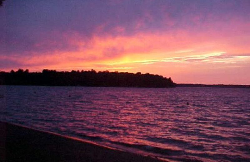 Beautiful Lake Sunset at Evergreen Lodge