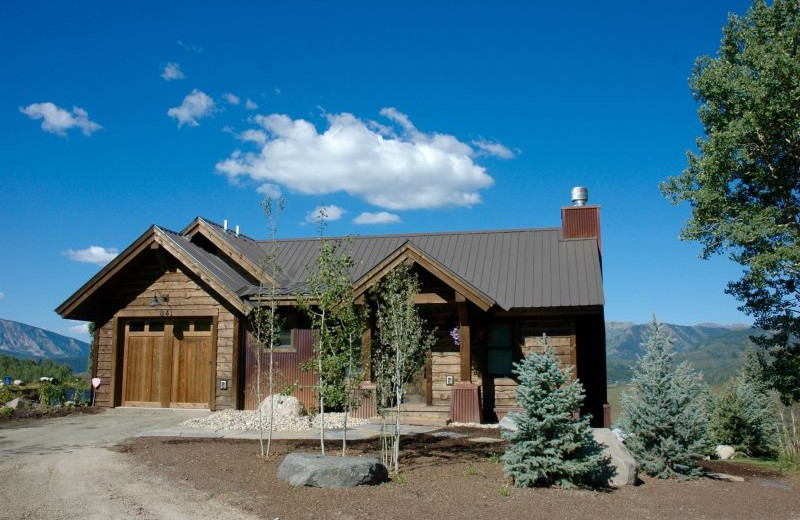 Rental exterior at Alpine Getaways.