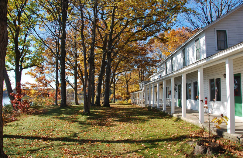 Exterior view of White Birch Lodge.