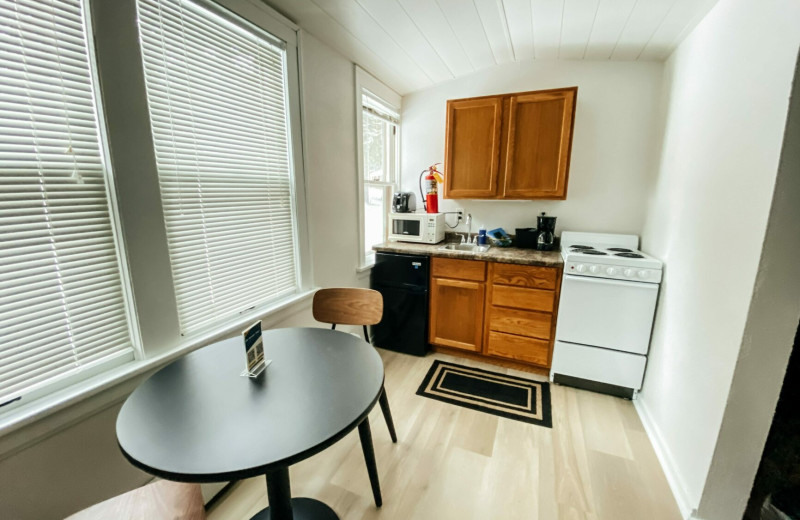 Guest room at Cascade Lodge.