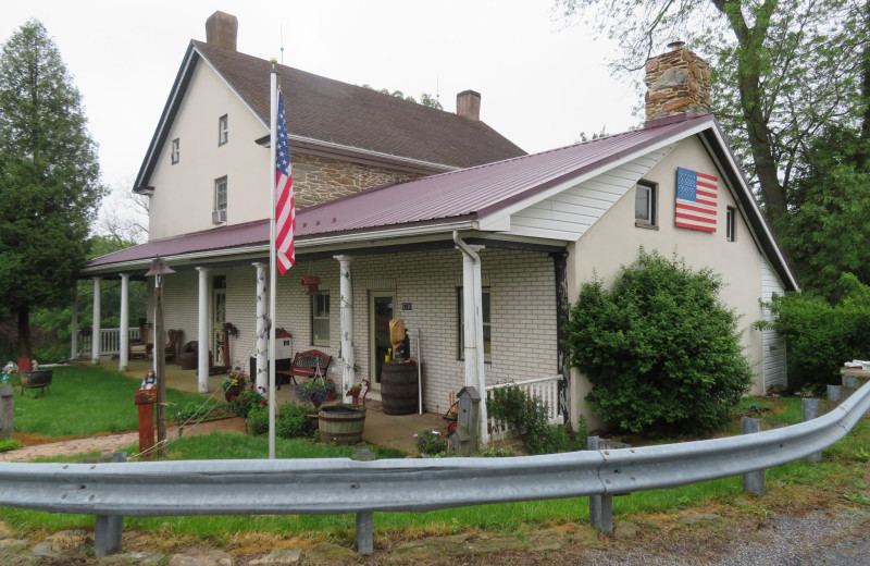 Exterior view of American Vintage B 