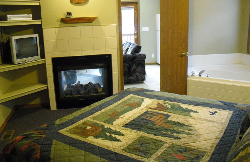 Cabin bedroom at Riverview Pines.