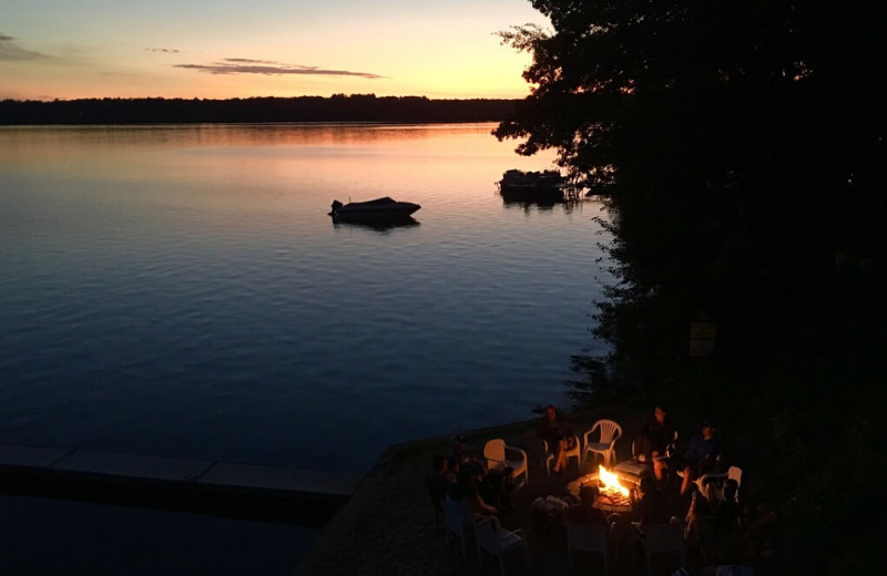 Lake sunset at Lake Cabins Resort.