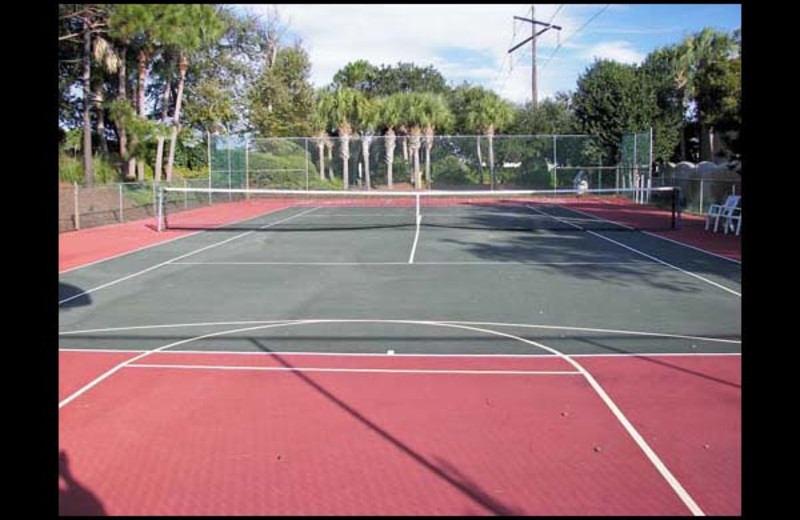 Tennis court at Emerald Shores Rentals.