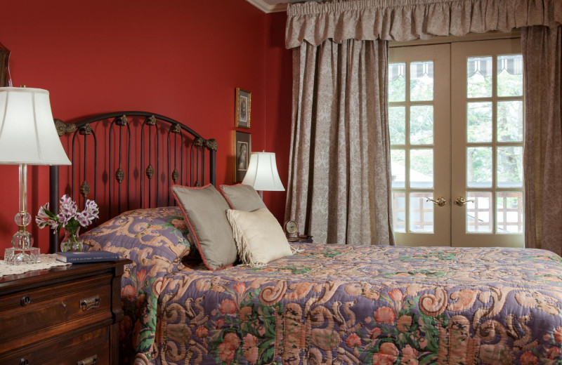 Guest room at Journey Inn Bed & Breakfast.