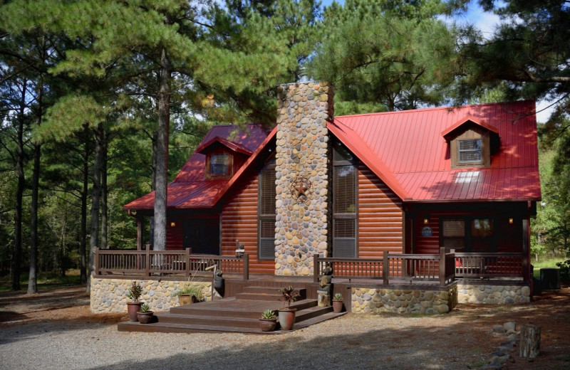 Rental exterior at White Glove Luxury Cabins.