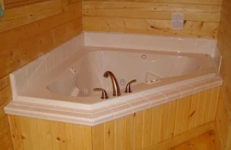Cabin hot tub at Pine Ridge Log Cabins.