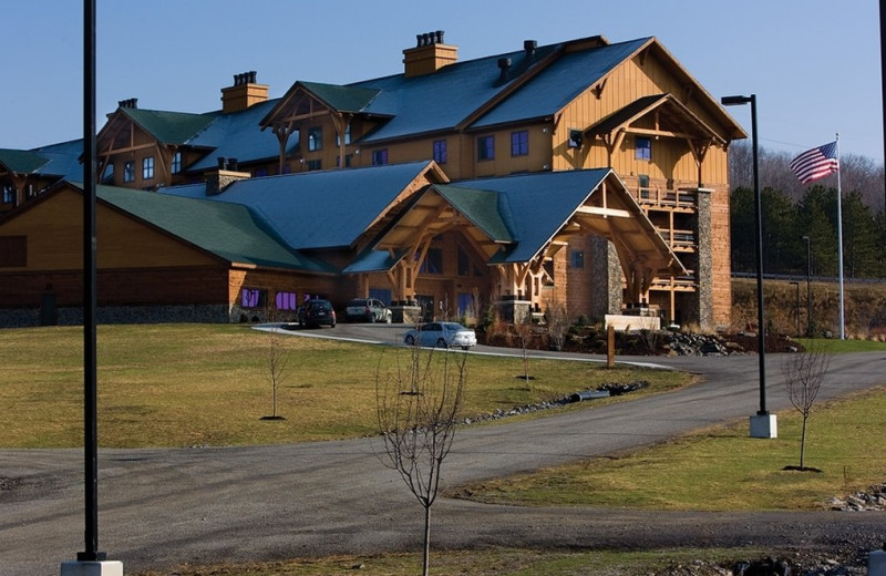 Exterior view of Hope Lake Lodge & Indoor Waterpark.